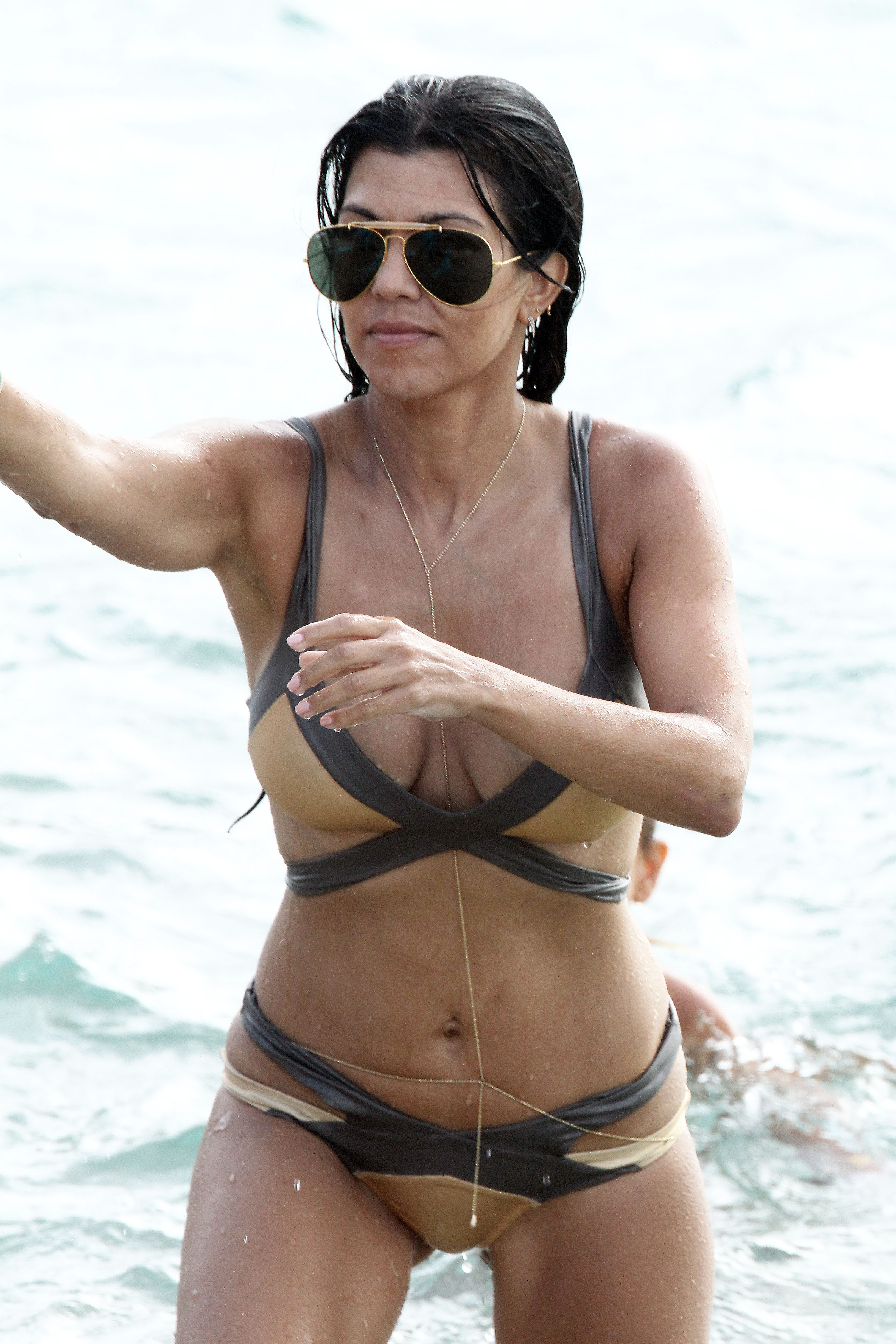 Kourtney Kardashian pokazała ZA DUŻO przy dzieciach?