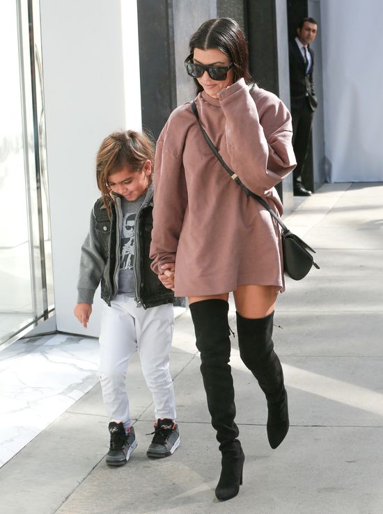 Kourtney Kardashian zapomniała założyć spodni? (FOTO)