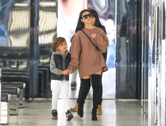 Kourtney Kardashian zapomniała założyć spodni? (FOTO)