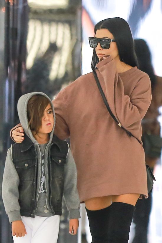 Kourtney Kardashian zapomniała założyć spodni? (FOTO)