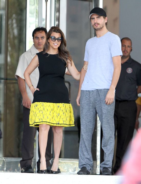 Kourtney Kardashian - po ciąży ani śladu (FOTO) Kourtney Kardashian - po ciąży ani śladu (FOTO)