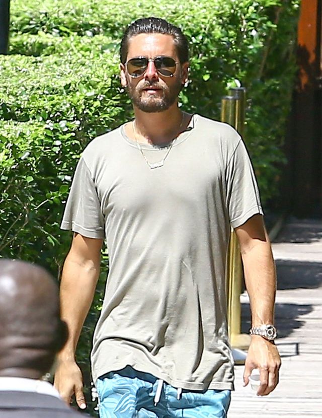 Kourtney Kardashian nie jest pewna, kto jest ojcem jej CZWARTEGO dziecka Kourtney Kardashian nie jest pewna, kto jest ojcem jej CZWARTEGO dziecka