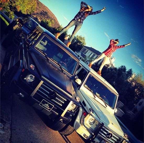 Po co Kardshiankom super drogie auta? (FOTO)  