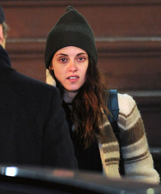 Kristen Stewart wygląda jak bezdomna (FOTO) Kristen Stewart wygląda jak bezdomna (FOTO)