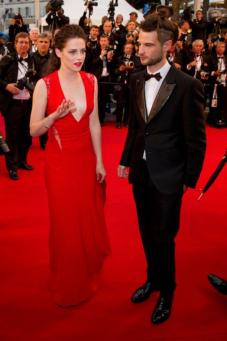 Kristen Stewart błysnęła biustem w Cannes (FOTO)