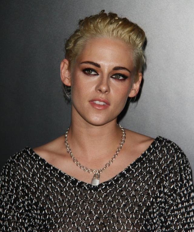 O RANY! CO ona zrobiła ze swoimi pięknymi WŁOSAMI?! (FOTO)