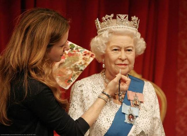 Nowa Królowa Elżbieta z wosku