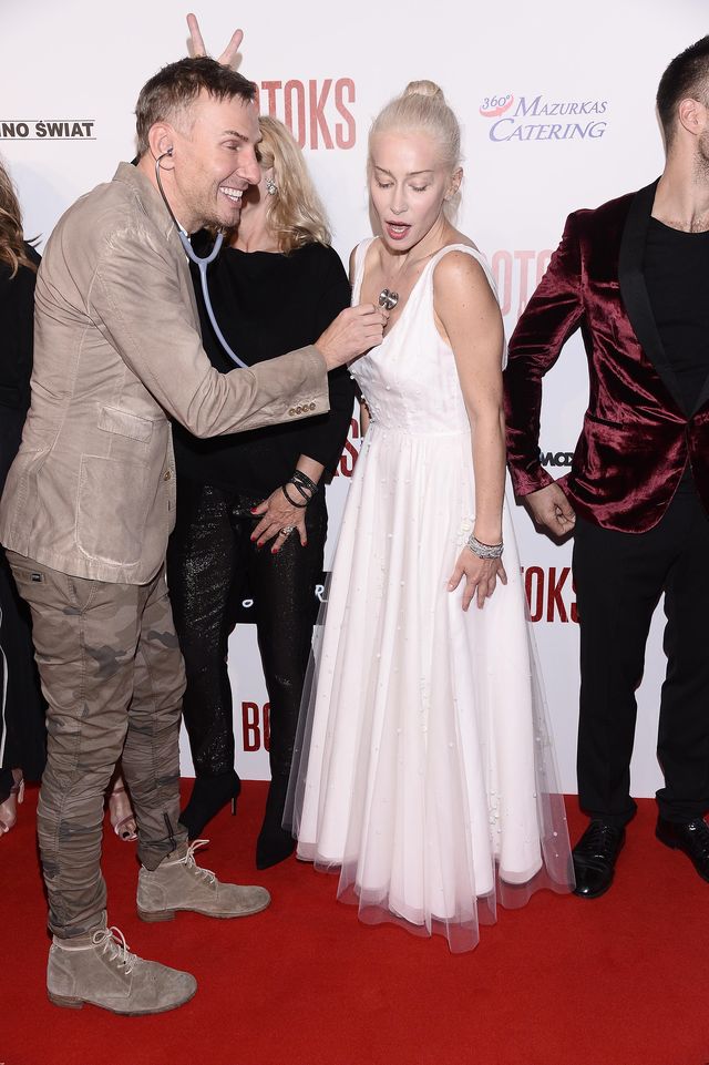 Krzysztof Gojdź robił na premierze Botoksu robił coś.... nietypowego (ZDJĘCIA)