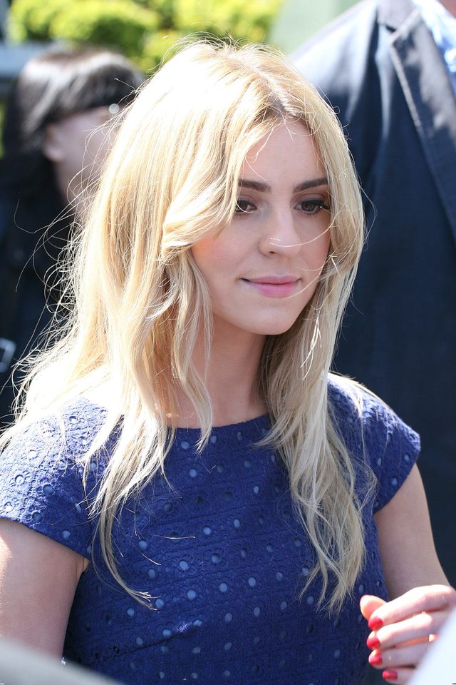 Kasia Tusk z rodzicami na wyborach (FOTO)