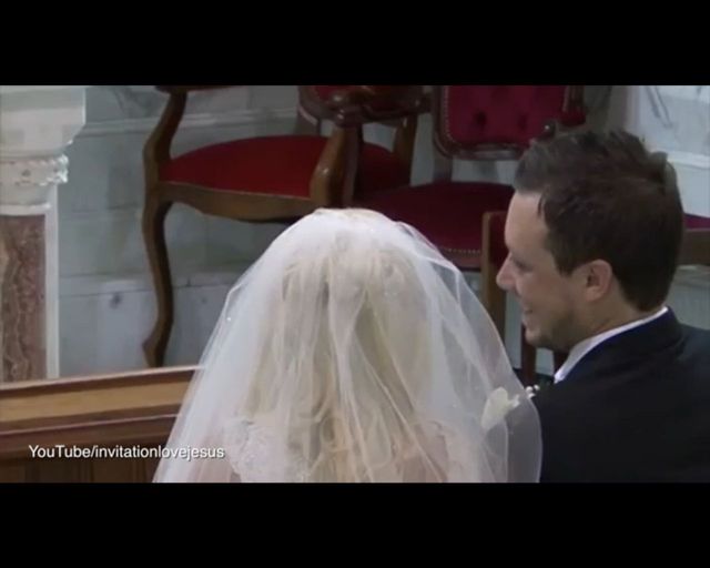 Zrobił to w kościele! [VIDEO]