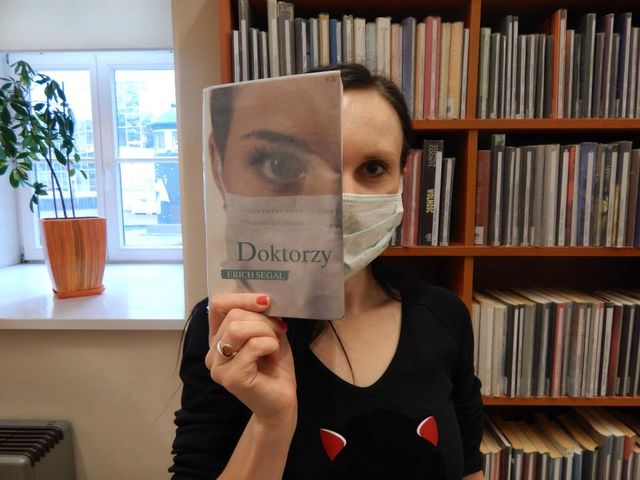 Carrie z książki Kinga w lubelskiej bibliotece (FOTO)