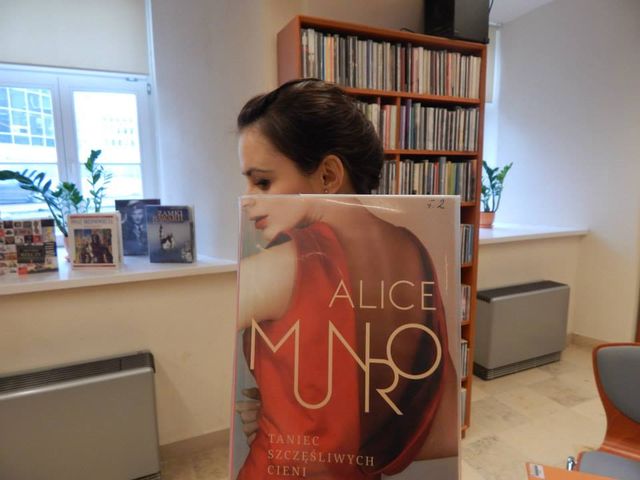 Carrie z książki Kinga w lubelskiej bibliotece (FOTO)