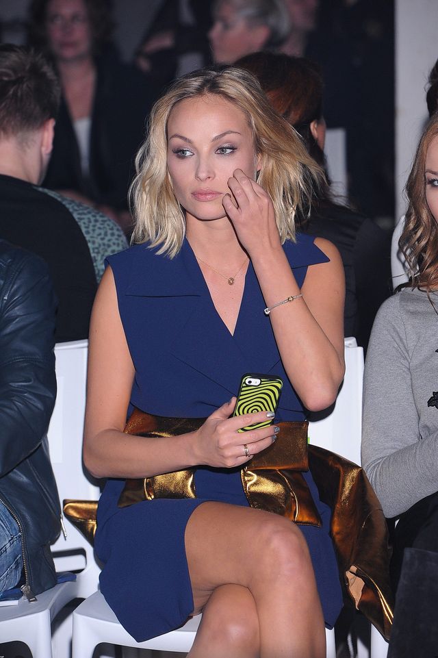 Za wstrętne cycki i r**kie rysy twarzy przepraszam