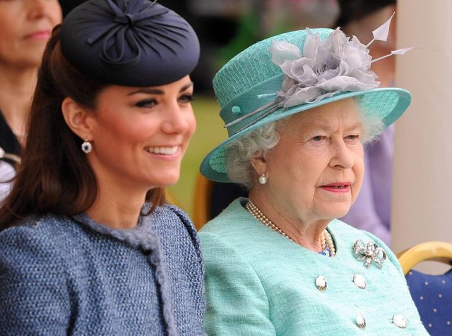 Kate Middleton wniosła na królewski dwór młodość (FOTO)