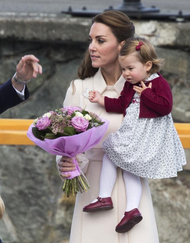 Stylizacje księżnej Kate znów wzbudziły zachwyt (FOTO)