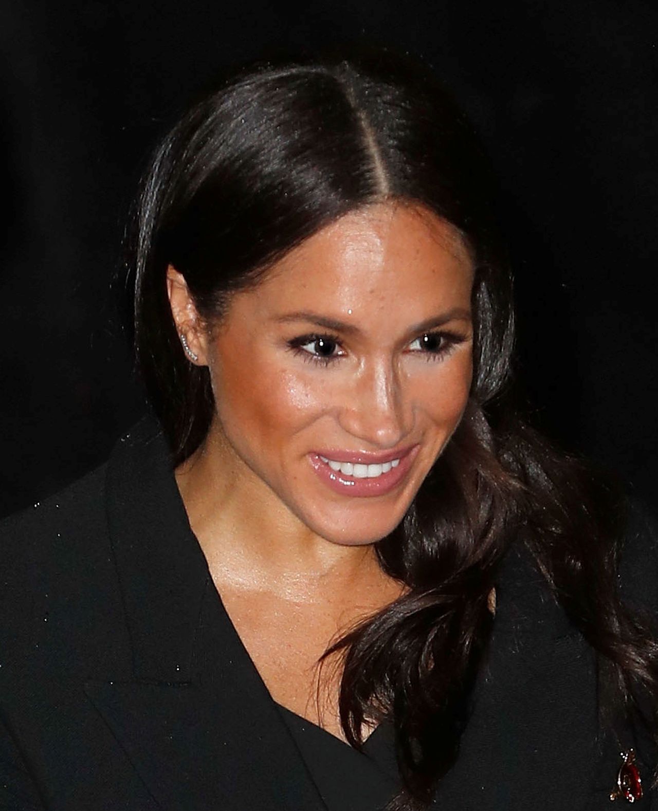 Księżna Meghan po raz pierwszy w ciążowej sukience (ZDJĘCIA)