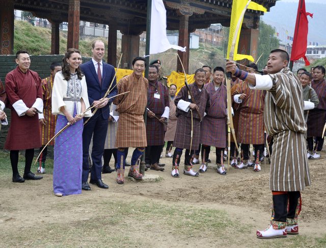 Te zdjęcia pokazują PRAWDZIWĄ relację Kate i Williama FOTO