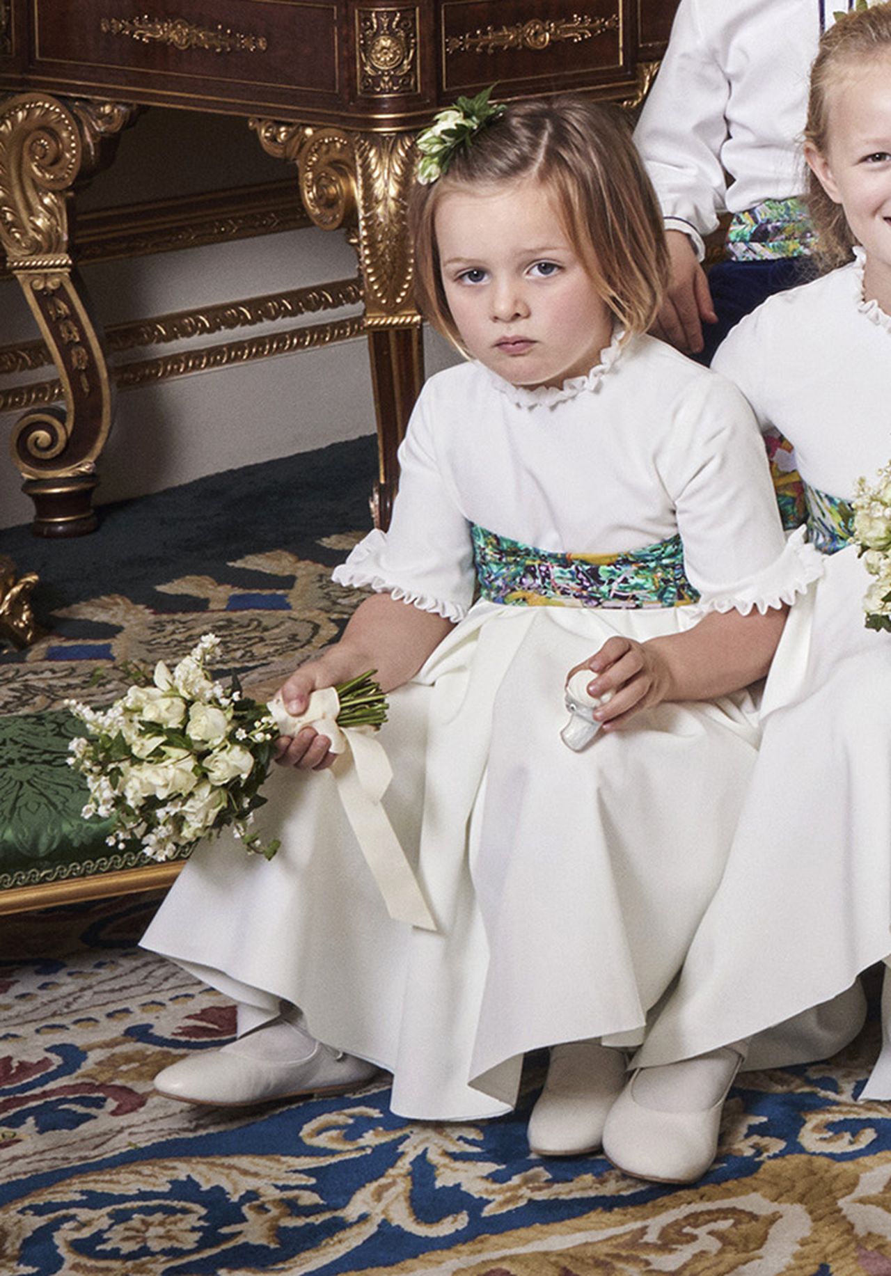 Mia Tindall bohaterką zdjęcia ślubnego księżniczki Eugenii - co trzyma w ręce?