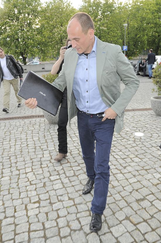 Nadchodzą wybory, pokazują się córki Kukiza (VIDEO) Nadchodzą wybory, pokazują się córki Kukiza (VIDEO)