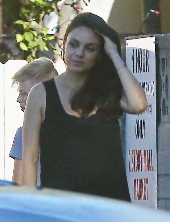 Ashton Kutcher nieźle sprawdza się w roli taty (FOTO)