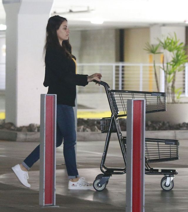 Mila Kunis i Ashton Kutcher ogarniają powiększoną rodzinę (FOTO)