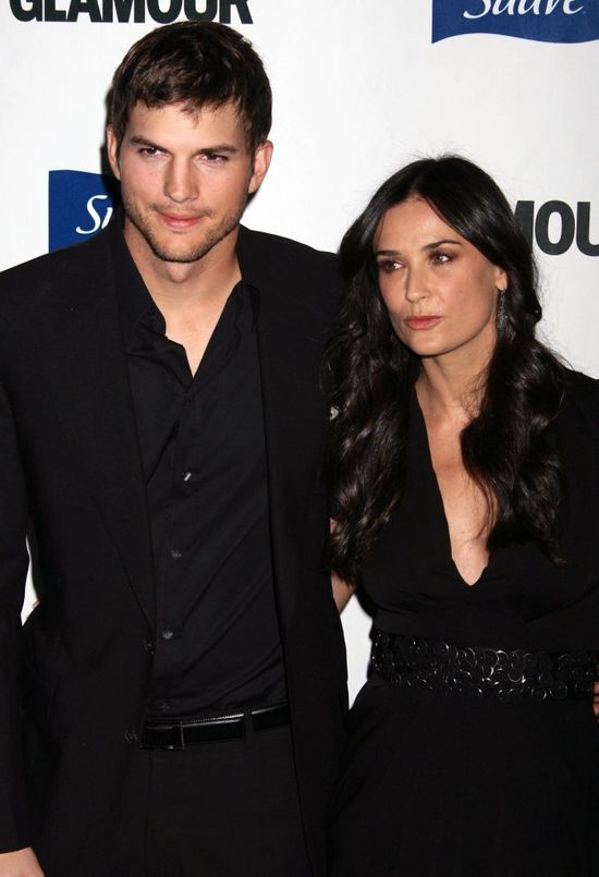 Co się z nim dzieje?! Brzuszek rośnie mu tak, jak jego żonie w ciąży