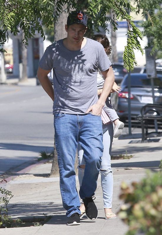 Co się z nim dzieje?! Brzuszek rośnie mu tak, jak jego żonie w ciąży