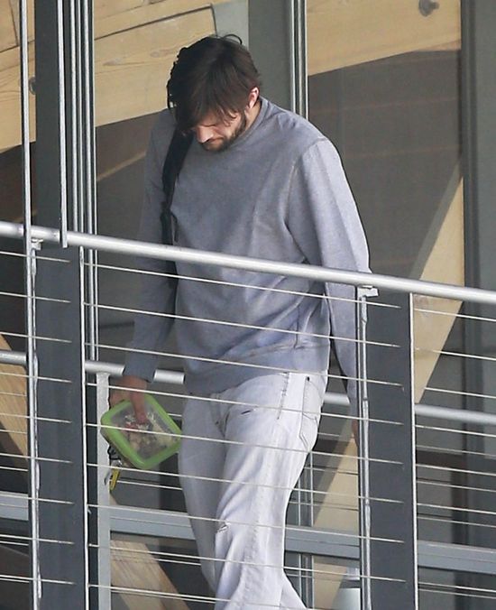 Ashton Kutcher mydli nam oczy? (FOTO) Ashton Kutcher mydli nam oczy? (FOTO)