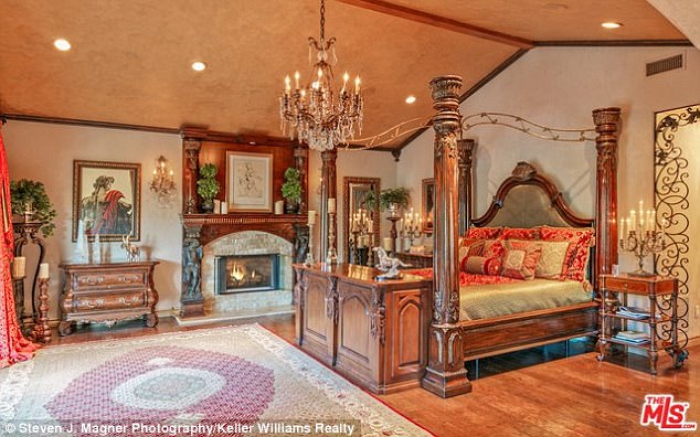 Największy sekret Kardashianów właśnie opuścił mury tego domu Największy sekret Kardashianów właśnie opuścił mury tego domu