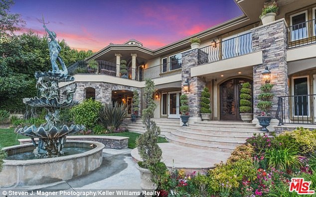 Największy sekret Kardashianów właśnie opuścił mury tego domu Największy sekret Kardashianów właśnie opuścił mury tego domu