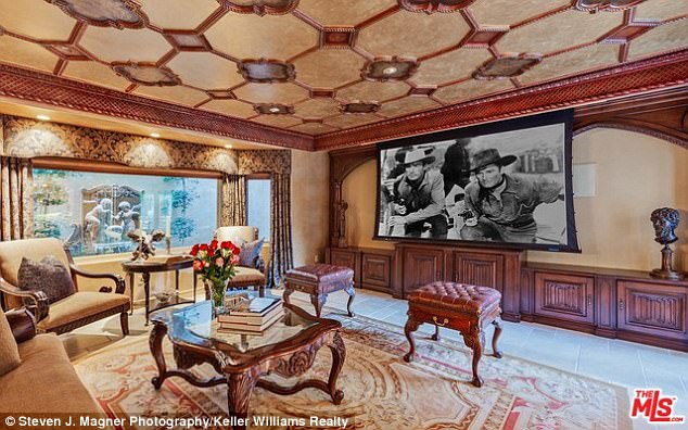 Największy sekret Kardashianów właśnie opuścił mury tego domu Największy sekret Kardashianów właśnie opuścił mury tego domu