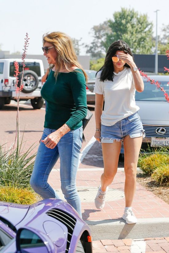 Fani pytają Kylie Jenner, czy przytyła przez ciążę (FOTO) Fani pytają Kylie Jenner, czy przytyła przez ciążę (FOTO)