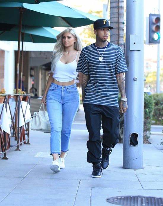 Powiedzmy to szczerze - jest zoperowana, ale wygląda BOSKO! (FOTO)