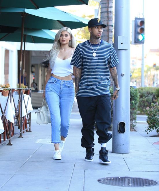 Powiedzmy to szczerze - jest zoperowana, ale wygląda BOSKO! (FOTO)