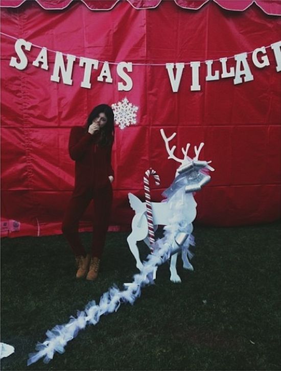 Kylie Jenner eksperymentuje z makijażem (FOTO) Kylie Jenner eksperymentuje z makijażem (FOTO)