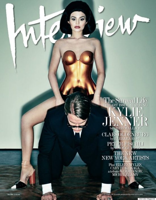 Kylie Jenner - plastikowa lala z gołą pupą w Interview