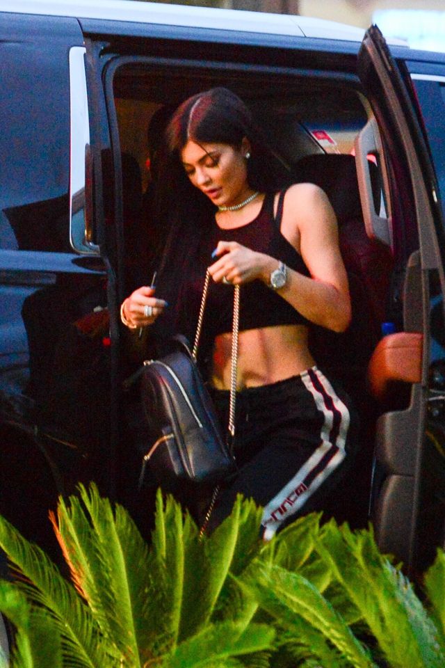 I gdzie ten boski brzuch, Kylie Jenner? (ZDJĘCIA)