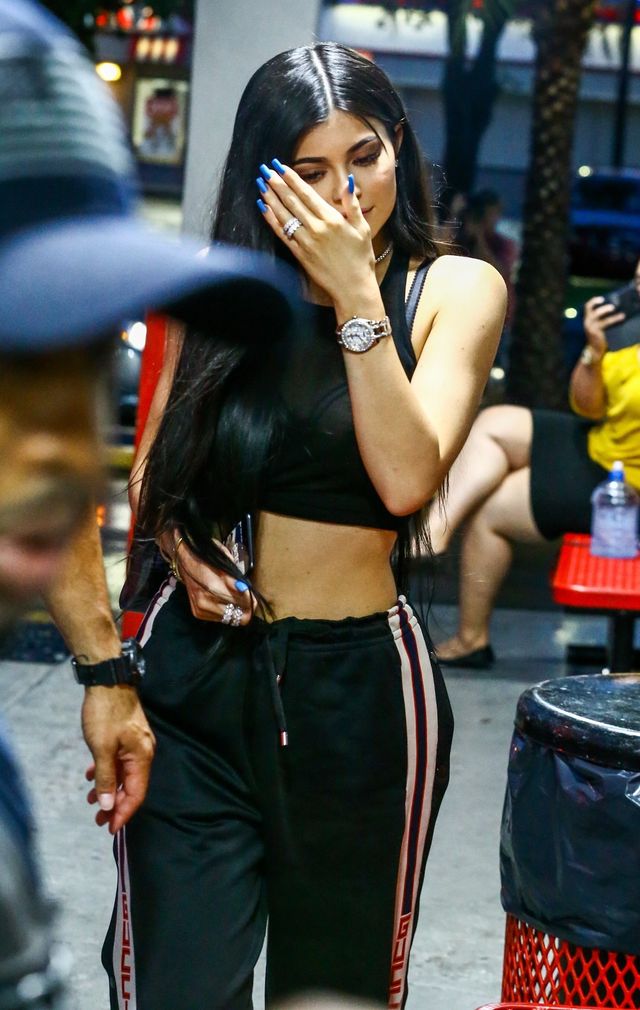 I gdzie ten boski brzuch, Kylie Jenner? (ZDJĘCIA)