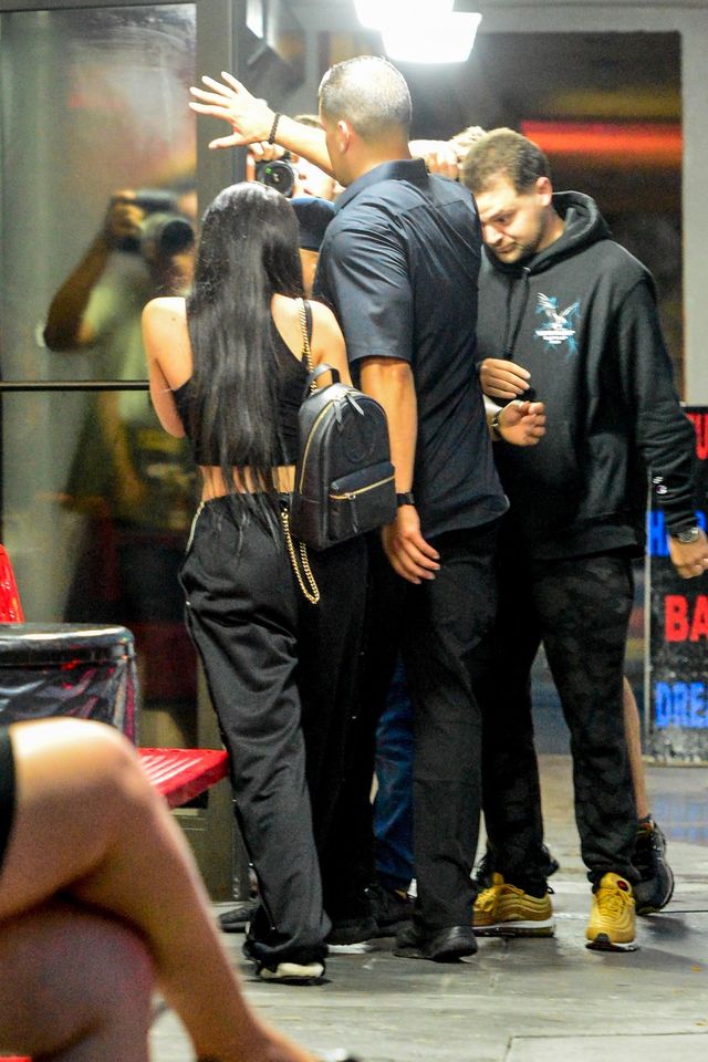 I gdzie ten boski brzuch, Kylie Jenner? (ZDJĘCIA)