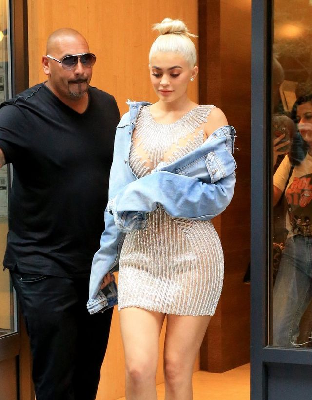 Chcesz robić zakupy w butiku Kylie Jenner? Przygotuj się na to, że potraktują ci