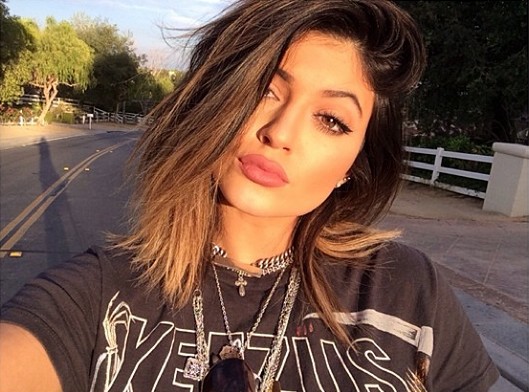 Kylie Jenner powiększyła usta? (FOTO)