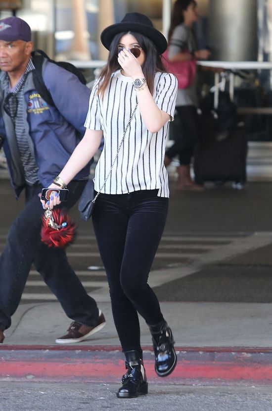 Kylie Jenner bez sztucznych włosów (FOTO)