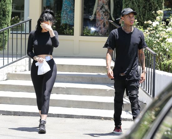 Kylie i Tyga pierwszy raz w miłosnym uścisku (FOTO) Kylie i Tyga pierwszy raz w miłosnym uścisku (FOTO)