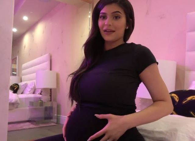 Kylie Jenner w ciąży wyglądała KWITNĄCO (ZDJĘCIA)