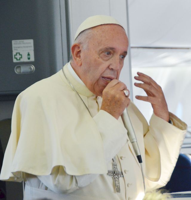 Decyzja Papieża Franciszka w sprawie aborcji podzieliła wiernych na całym świeci Decyzja Papieża Franciszka w sprawie aborcji podzieliła wiernych na całym świeci