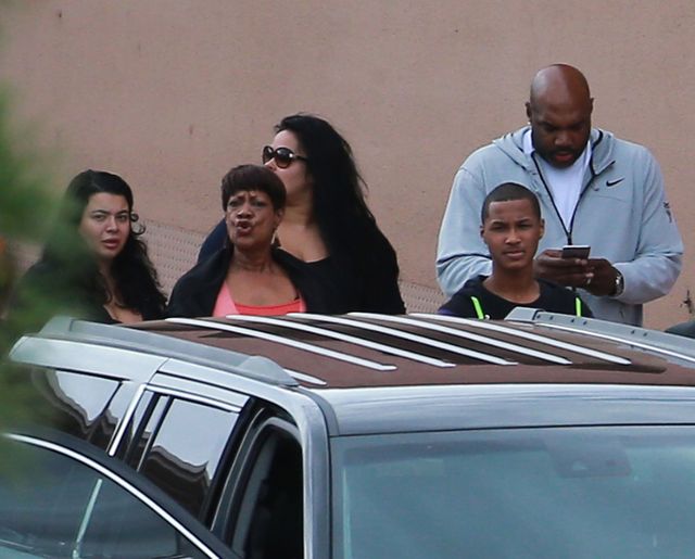 Khloe i była żona Lamara spotkały się w szpitalu (FOTO) Khloe i była żona Lamara spotkały się w szpitalu (FOTO)