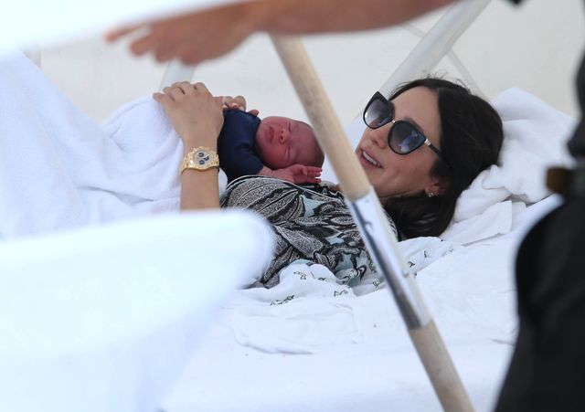 Dziewczyna Cowella 11 dni po porodzie... (FOTO) Dziewczyna Cowella 11 dni po porodzie... (FOTO)