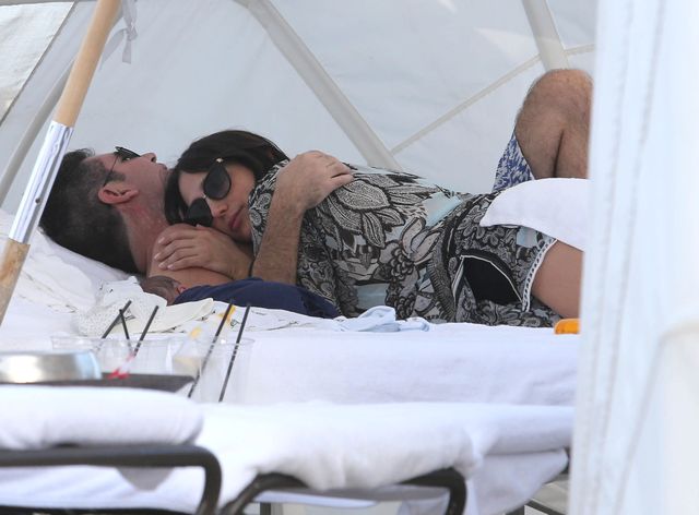 Dziewczyna Cowella 11 dni po porodzie... (FOTO) Dziewczyna Cowella 11 dni po porodzie... (FOTO)