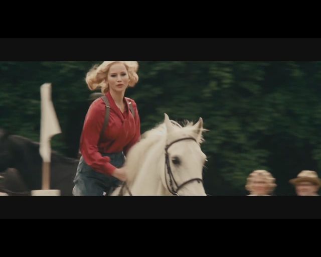 Lawrence i Cooper całują się (i nie tylko) [VIDEO]