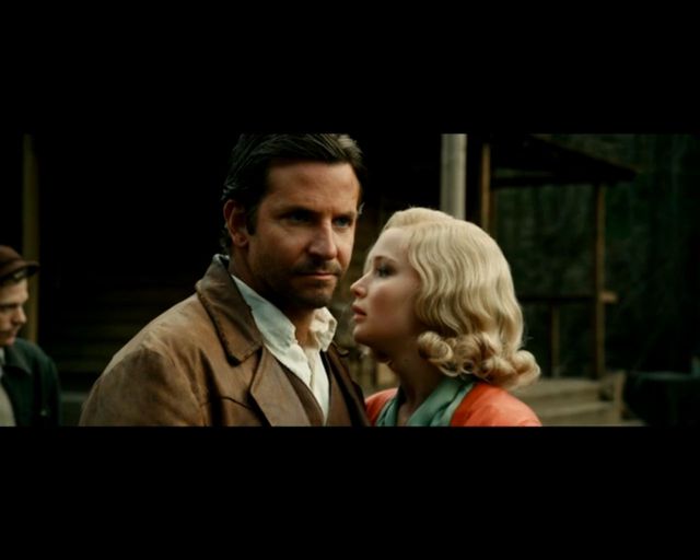 Lawrence i Cooper całują się (i nie tylko) [VIDEO]